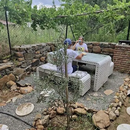 Yuvarlak çay Yanında Huzur Ve Doğa Evi Beyobasi
