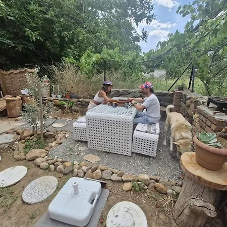 Yuvarlak çay Yanında Huzur Ve Doğa Evi